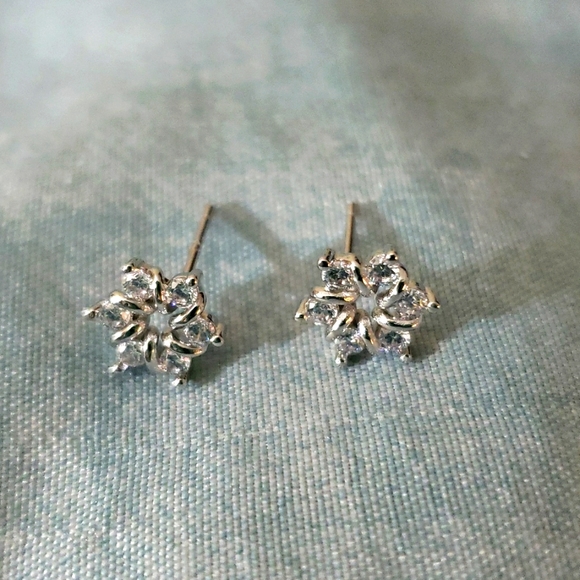 Sterling silver Earrings - Picture 2 of 3